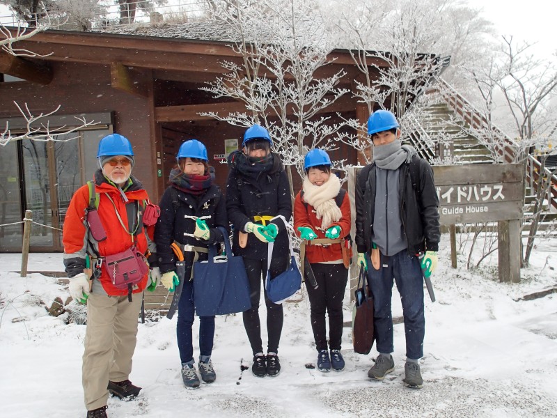 ４８－①神戸常磐大学生４名がボランティアに参加P1150012